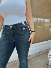 Load image into Gallery viewer, The Lainey Jeans