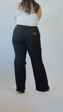 Load image into Gallery viewer, The Crossover Black Jeans
