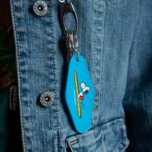 Load image into Gallery viewer, Snoopy Surf Keychain
