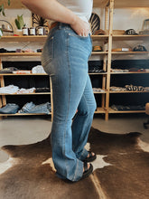 Load image into Gallery viewer, The Jolene Jeans
