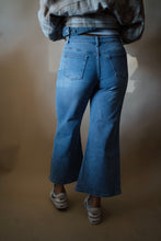 Load image into Gallery viewer, The 4EVER Cropped Jean
