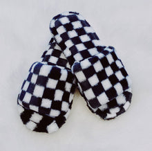 Load image into Gallery viewer, Checkered Fuzzy Slide Slippers
