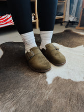 Load image into Gallery viewer, The Olive Slides
