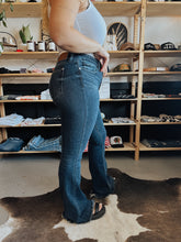 Load image into Gallery viewer, The Lainey Jeans
