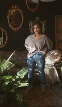 Load image into Gallery viewer, The Vintage Feel Jeans
