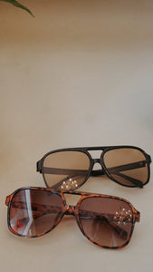 The Retro Aviator Sunnies